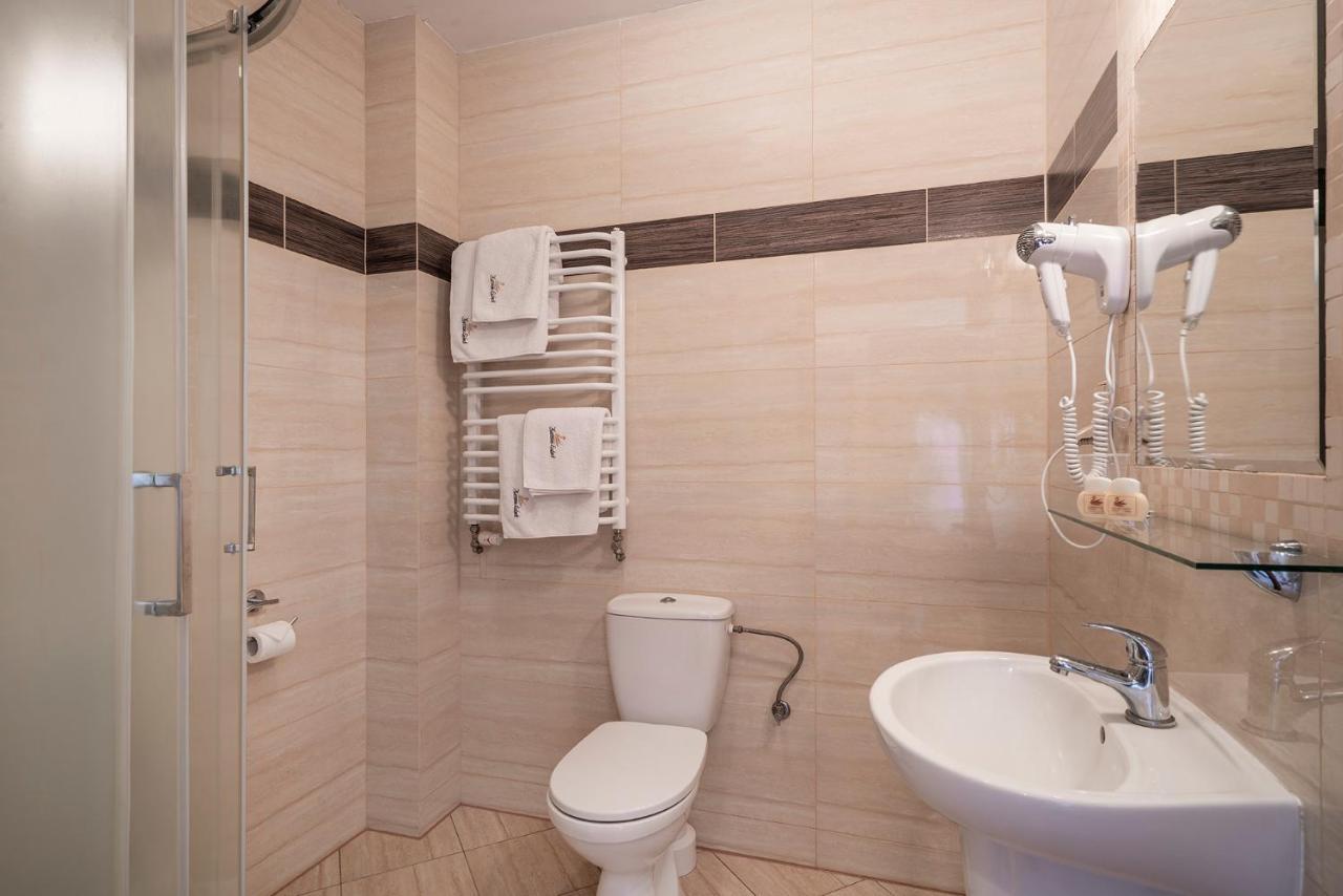 Labedz Hotel Karczma Iława Kültér fotó