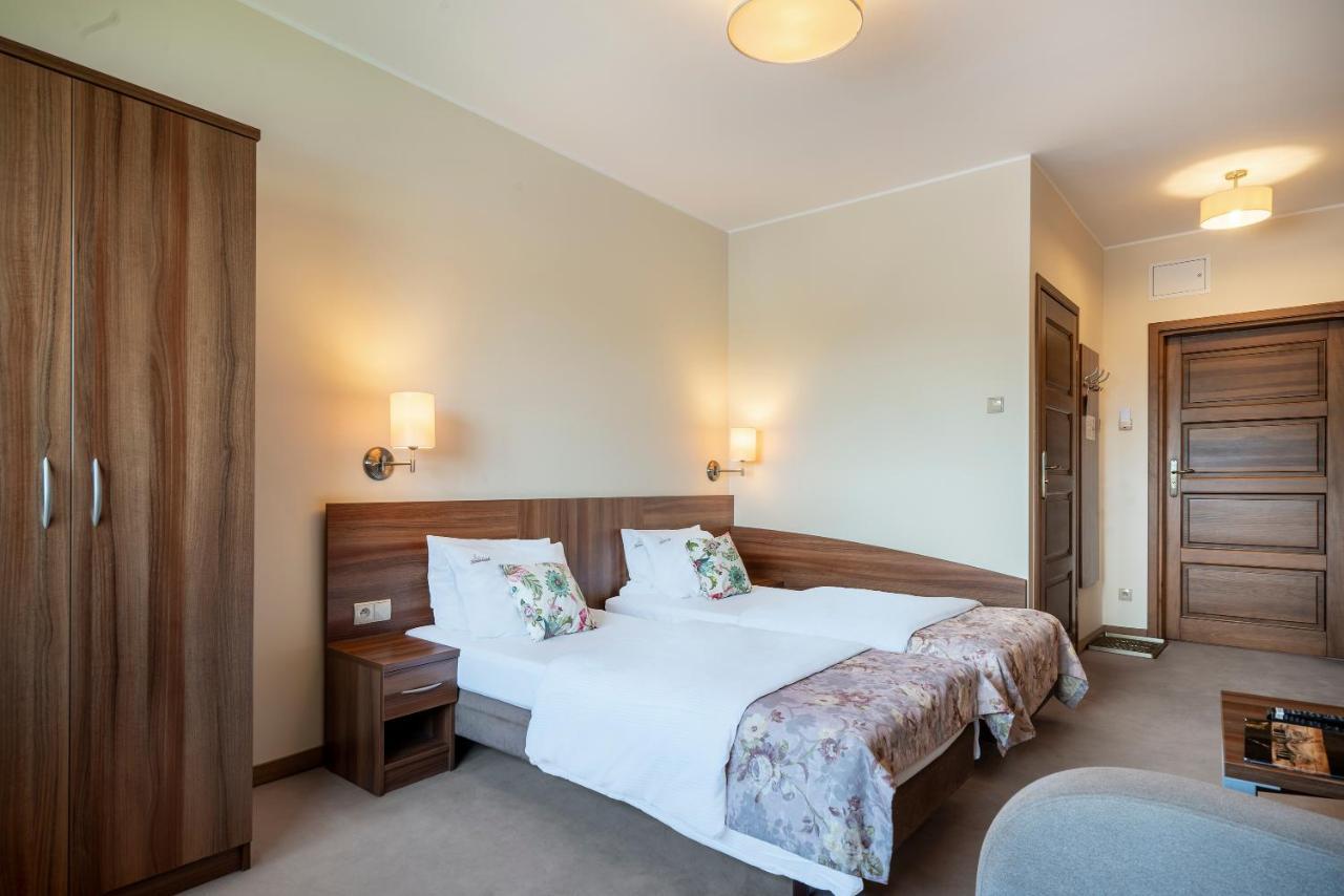 Labedz Hotel Karczma Iława Kültér fotó